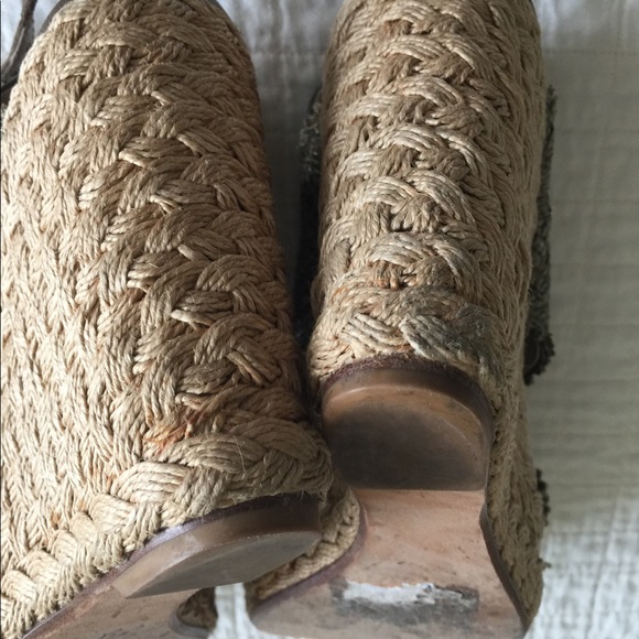 Stuart Weitzman olive raffia rope wedge sandals - Picture 8 of 13